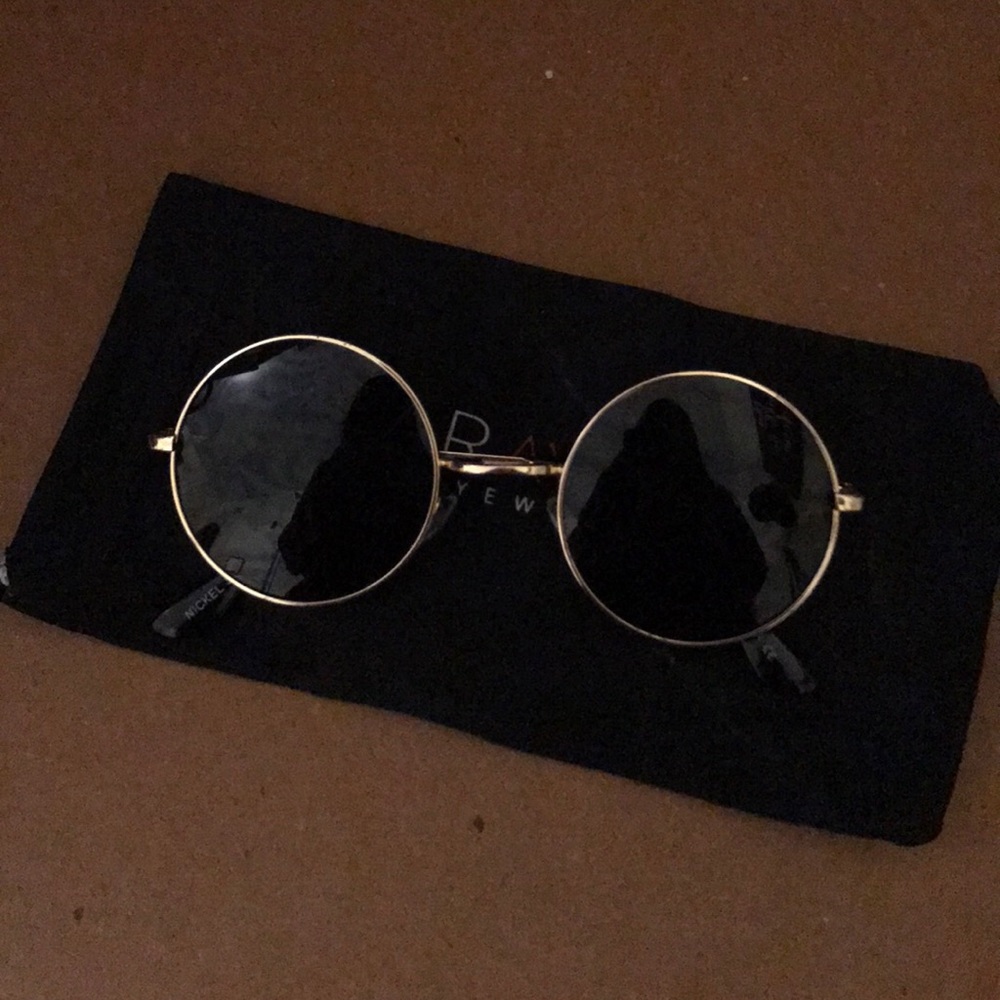 Round Circle Retro Sunglasses // Black and Gold